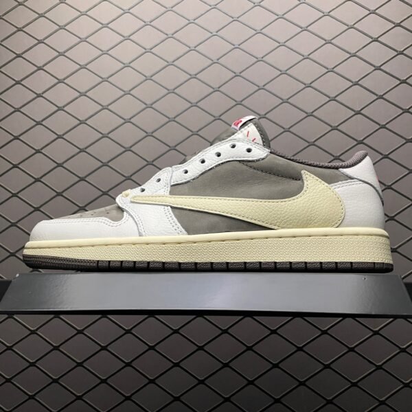 IMG_7306 Travis Scott x Airjordan 1 Low