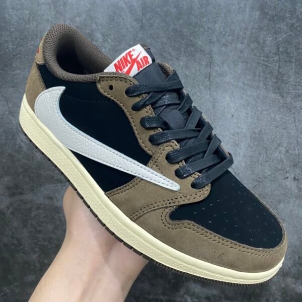 IMG_7399 Travis Scott x Air Jordan 1 Low