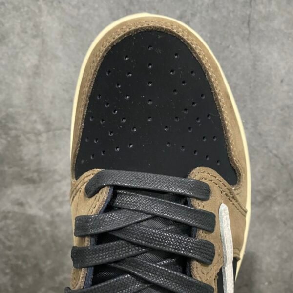 IMG_7400 Travis Scott x Air Jordan 1 Low