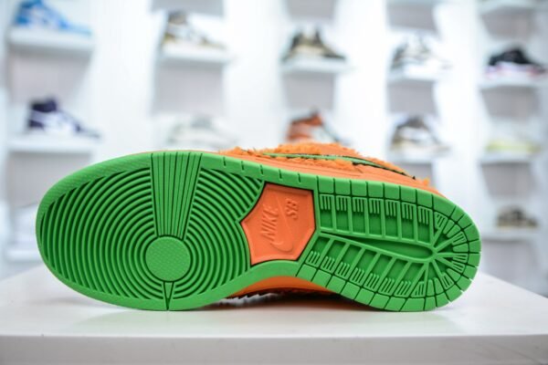 Nike Dunk SB x Grateful Dead