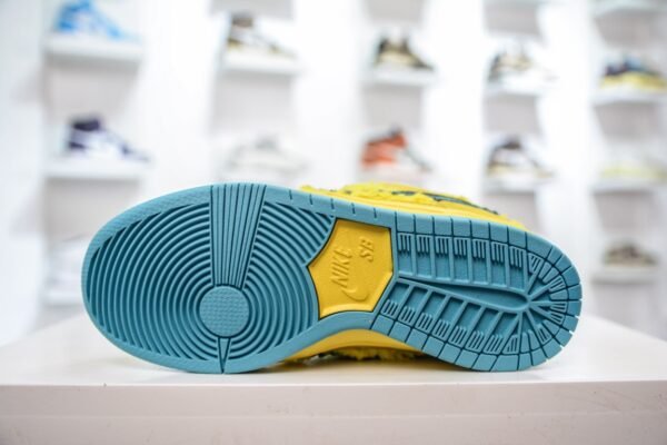 Nike Dunk SB x Grateful Dead